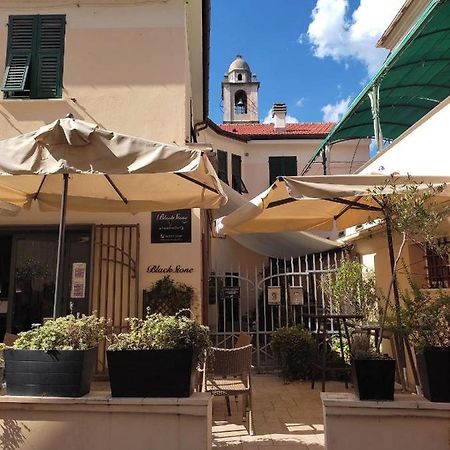 Blackstone Apartment Varazze Buitenkant foto