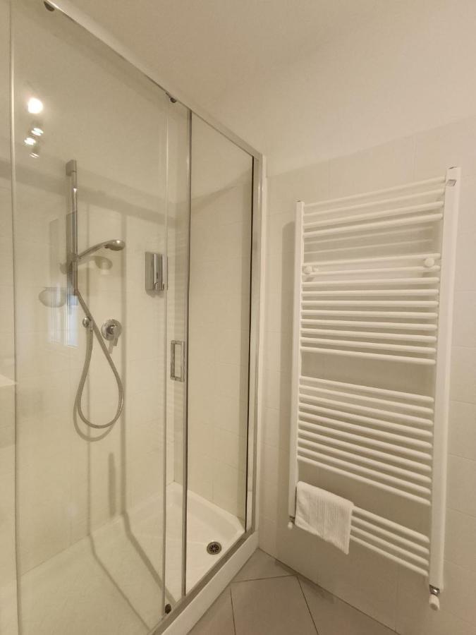 Blackstone Apartment Varazze Buitenkant foto