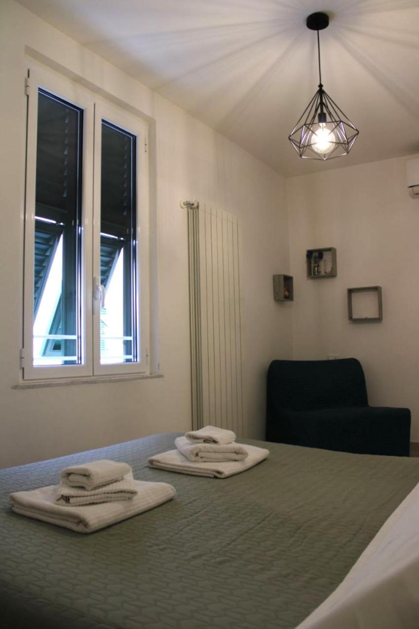 Blackstone Apartment Varazze Buitenkant foto